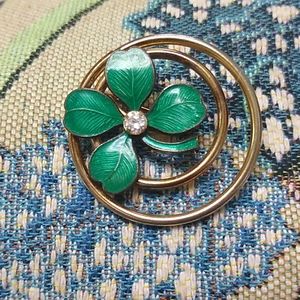 Four leaf clover enamel brooch w rhinestone center